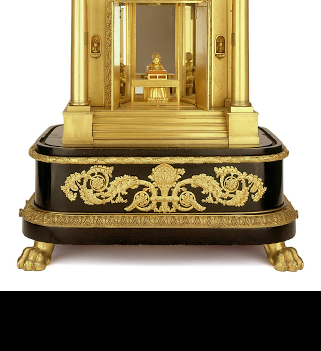 Le temple de Seewen avec musique, oiseaux chantants, pianiste et horloge (fabriqué par F. Rochat, Genève, autour de 1825; hauteur 72 cm)