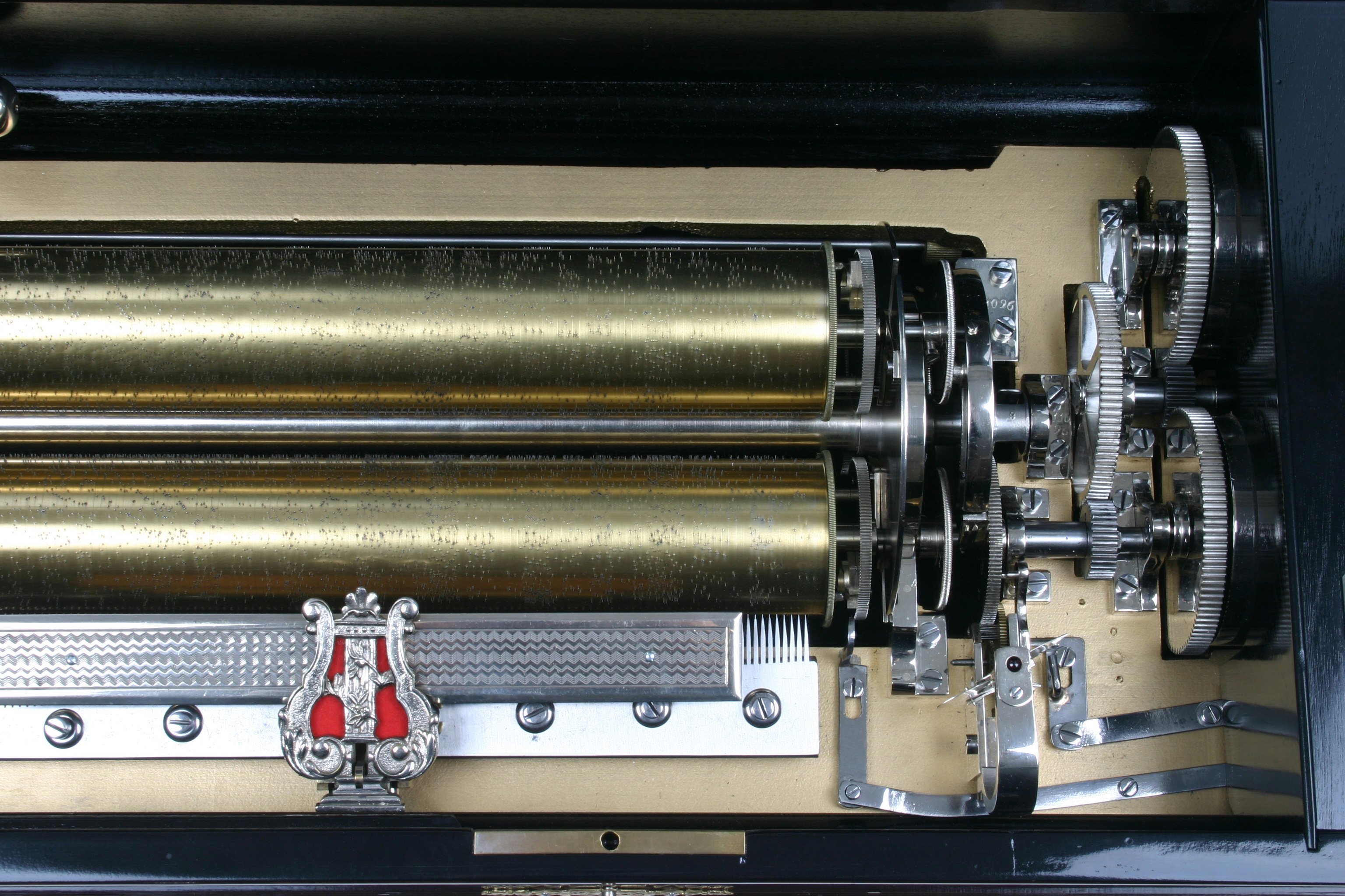 Detail, Musikdose Revolver, 3 Zylinder à 6 Melodien, Karrer, Teufenthal um 1900