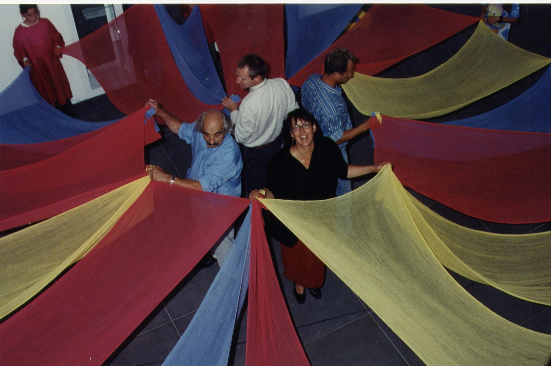 Mit dem Rhythmus der Musik bewegen sich die Farben