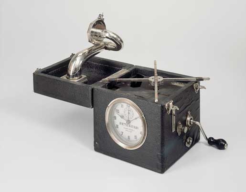 Réveil avec gramophone