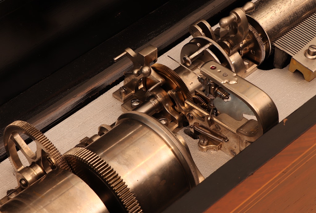 Detail of the musical movement of a Plérodienique music box.