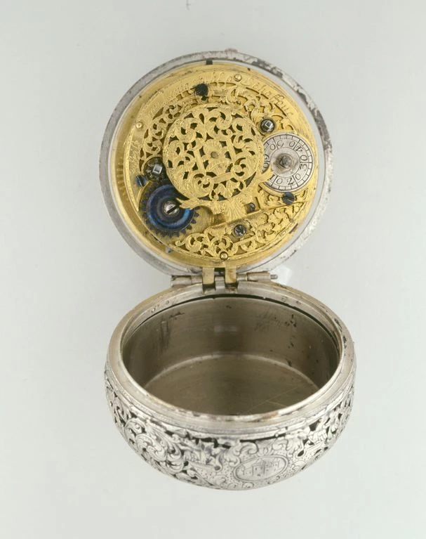 Silver oignon pocket watch, 1714
