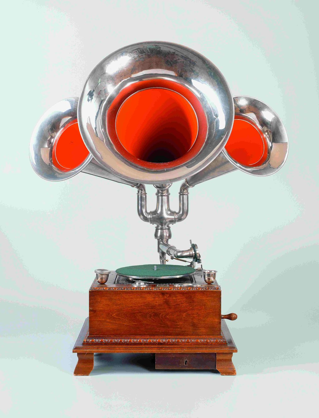 Gramophone à monnayeur à 3 pavillons