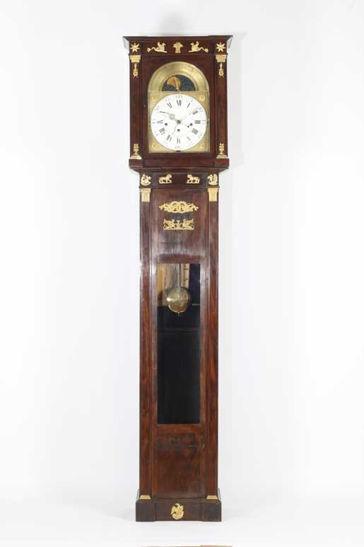 Horloge de plancher avec jeu de flûtes et de harpe