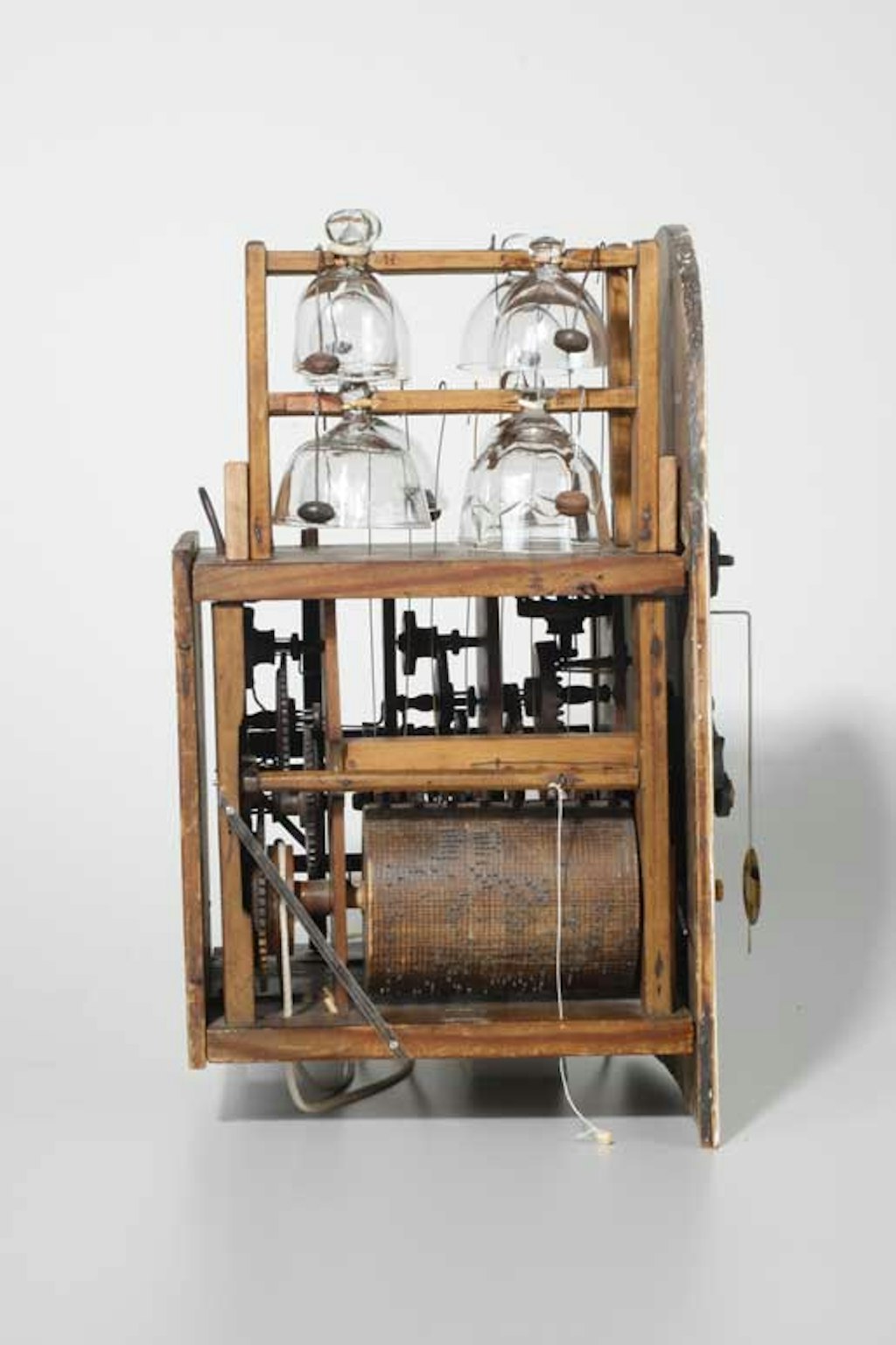 Horloge murale avec carillon (vue latérale)